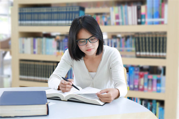  广西幼儿师范高等专科学校是什么学历