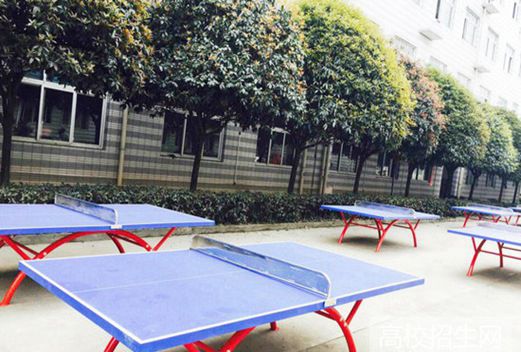 成都市中山职业技术学校图片