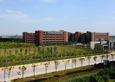 校门口.jpg 校门口.jpg