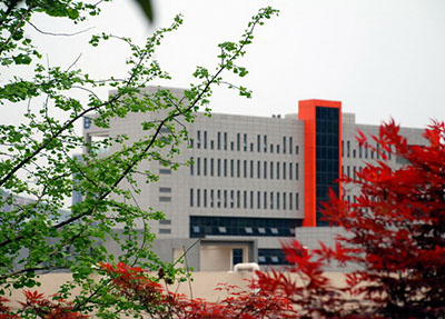 学校建筑.jpg 学校建筑.jpg