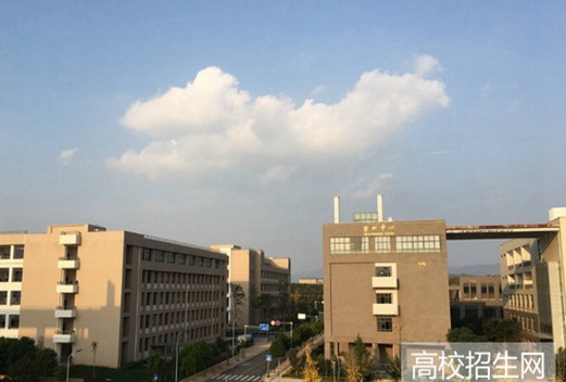 昆明学院图片
