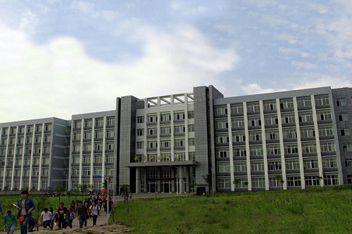 重庆市机械高级技工学校学费是多少 重庆市机械高级技工学校学费是多少