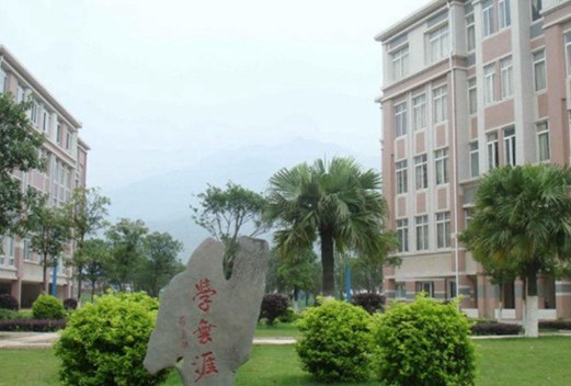 内蒙古民族大学图片