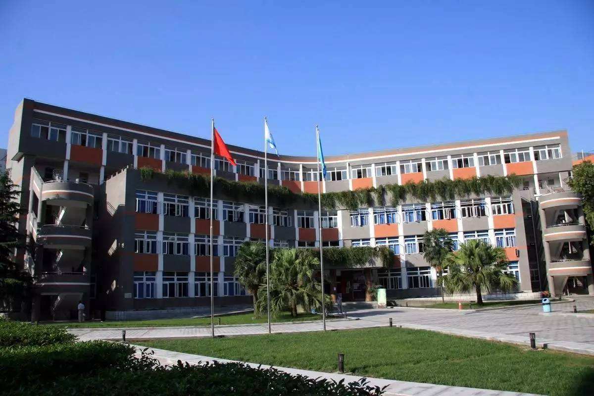 2020年成都市第七中学高中招收外地生招生简章 2020年成都市第七中学高中招收外地生招生简章