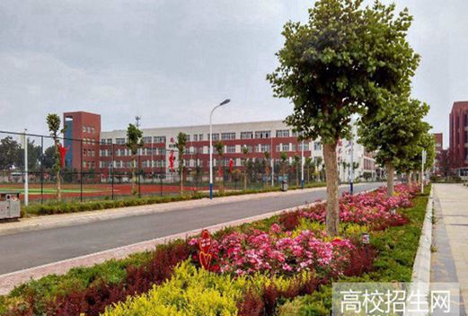达州华西职业技术学校图片