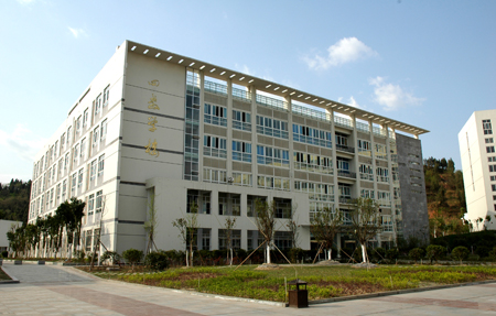 学校图书馆 学校图书馆
