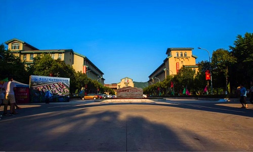 2020年重庆轻工职业学院学费多少钱 2020年重庆轻工职业学院学费多少钱