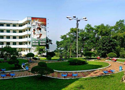 学校风景.jpg 学校风景.jpg
