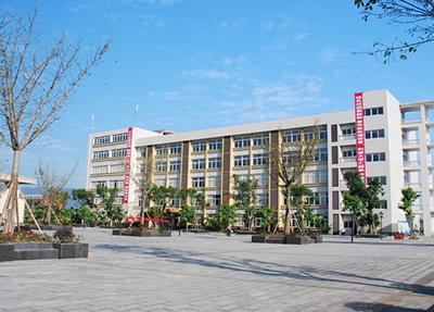 教学楼.jpg 教学楼.jpg