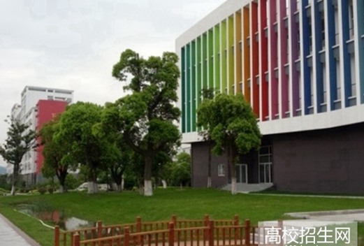 成都华夏旅游商务学校图片
