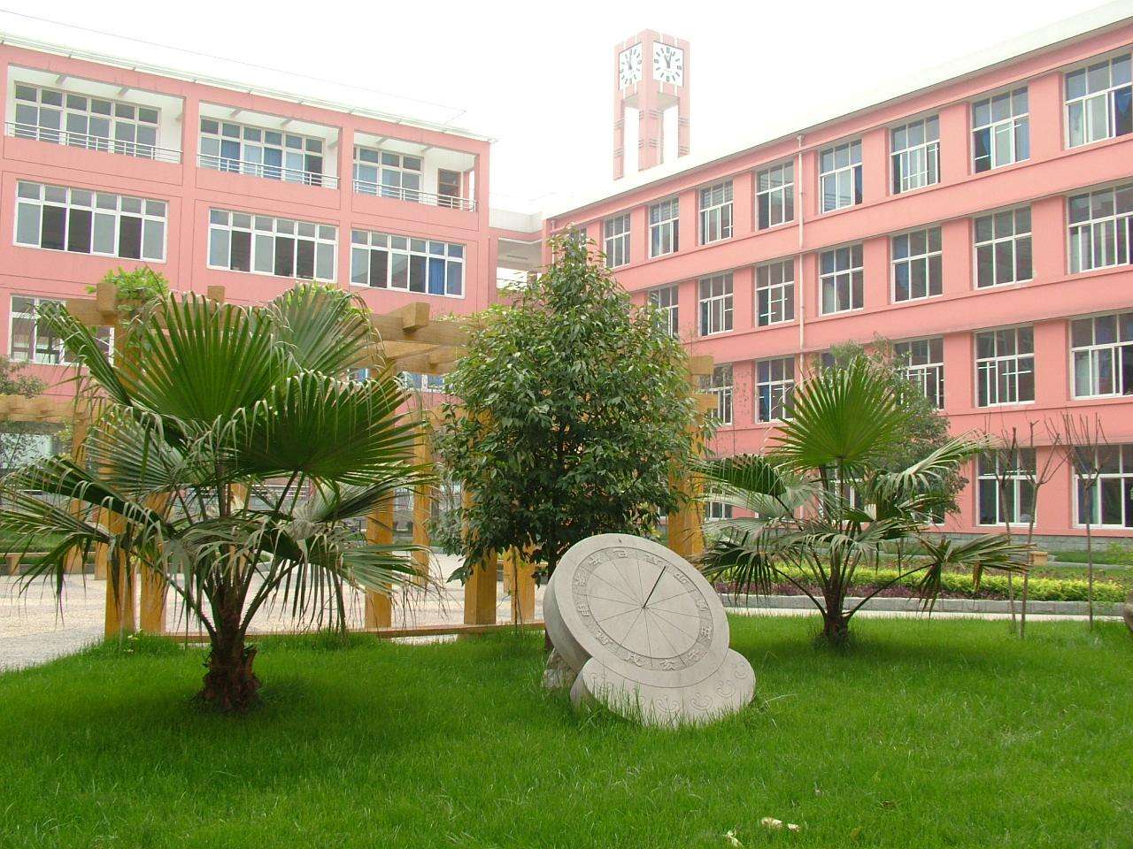 成都市第八中学怎么样? 成都市第八中学怎么样?