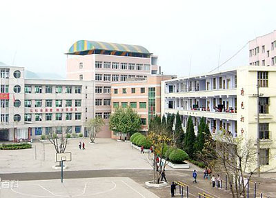 学校建筑1.jpg 学校建筑1.jpg