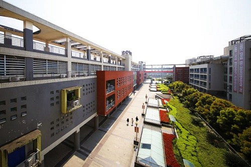 重庆服装工程职业学院招生要求高吗 重庆服装工程职业学院招生要求高吗