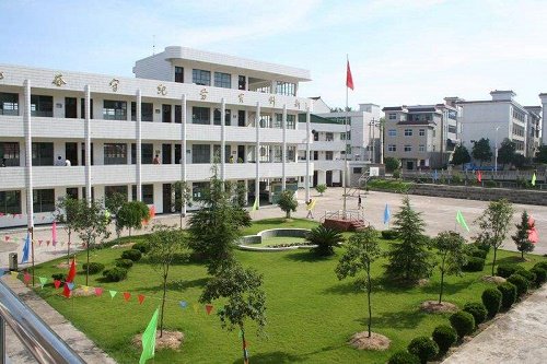 盐源县职业中学的招生电话 盐源县职业中学的招生电话