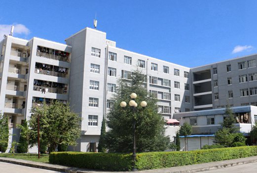 滇西科技师范学院图片