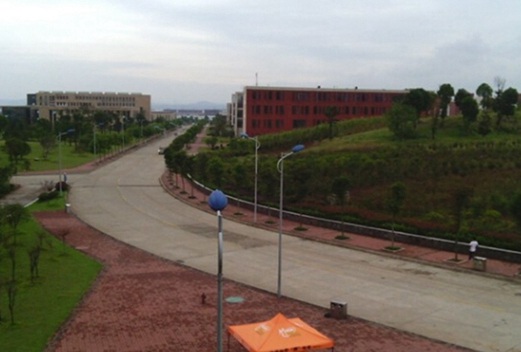 济南交通技师学院图片