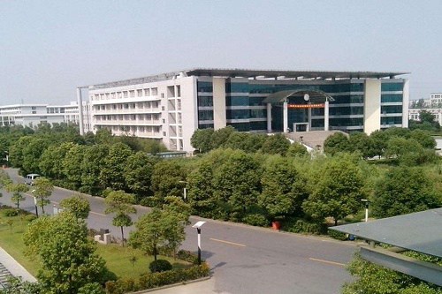 四川省渠县岩峰职业中学招生要求高吗 四川省渠县岩峰职业中学招生要求高吗