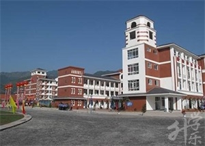 四川乐山公办中专学校排名'