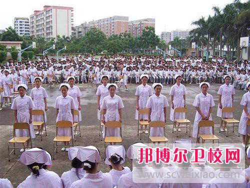 成都2020年卫校和中专有哪些区别