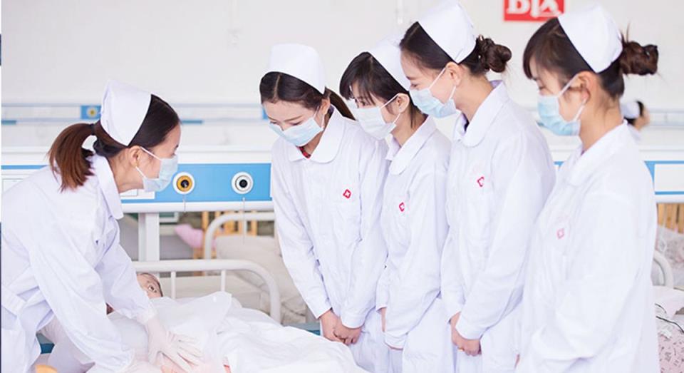 2020年重庆卫校学什么专业有前途