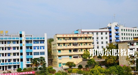 南部县升钟职业中学2020年招生办联系电话