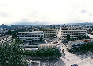 凉山卫生学校