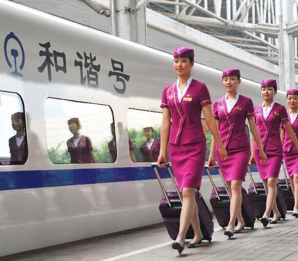  成都高铁学校录取分数线是多少？