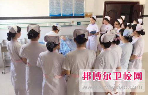 保定2020年女生在卫校学什么好