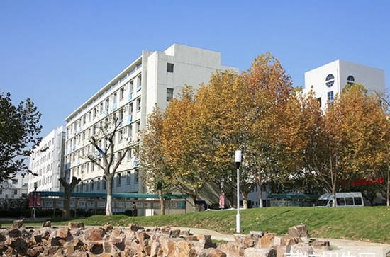  乐山市旅游学校2020学费是多少钱及收费标准