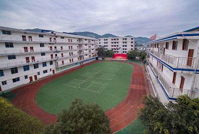 成都铁路技工校园铁路乘务专业人为高吗