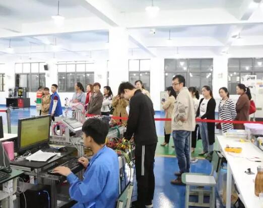 家长感受成都市工程职业技术学校教育的多元化