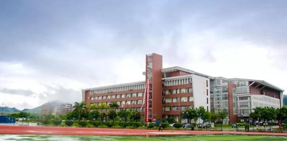 成都铁路职业技工校园地点在那里
