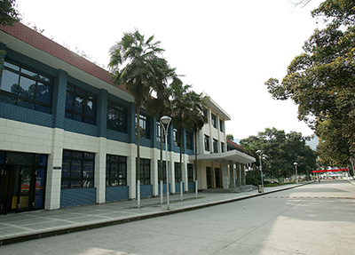 æé½é¾æ³é©¿åºå«çå­¦æ ¡