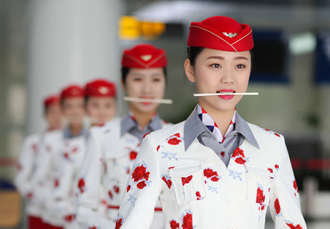 成都学高铁乘务校园有哪些没有错