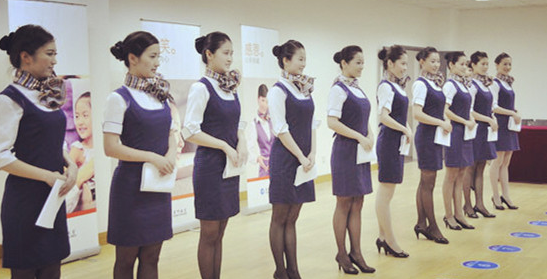 当高铁乘务员身高请求若干?须要其他前提吗?