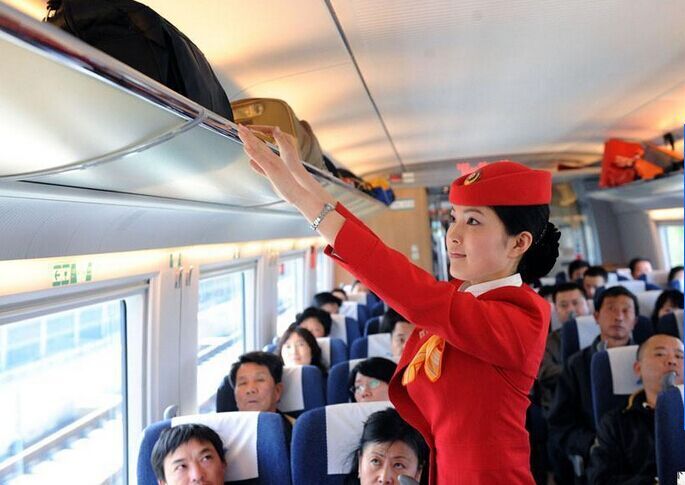  2017高薪热门专业介绍：航空服务及铁路高铁动车专业