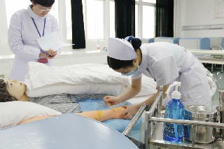 成都卫生校园有无助学政策?