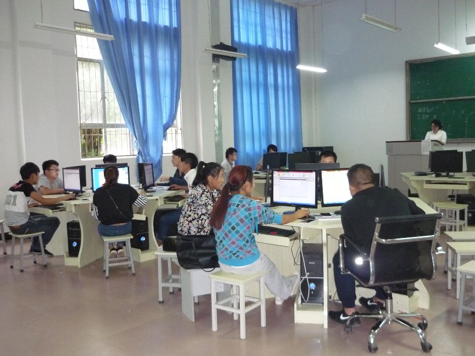 云南经贸外事职业学院，​计算机应用技术专业