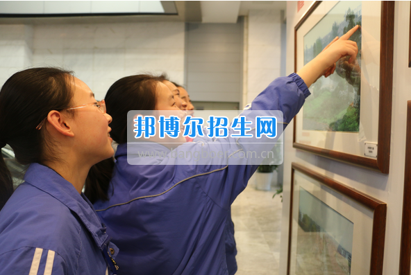 成都市洞子口职业高级中学举行“成都，因我更美丽”主题开学典礼