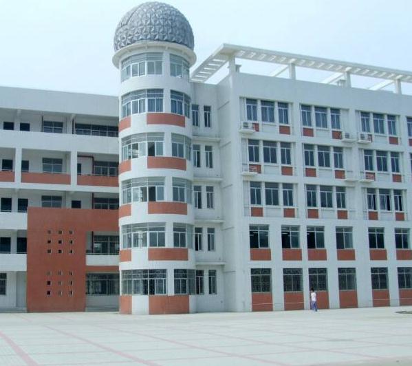 成都市建筑学校的独特育人模式?