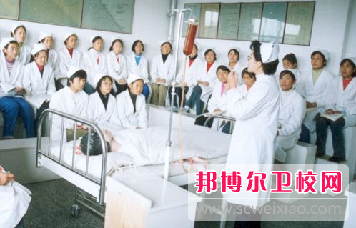 宜昌2020年卫校中专升大专考什么