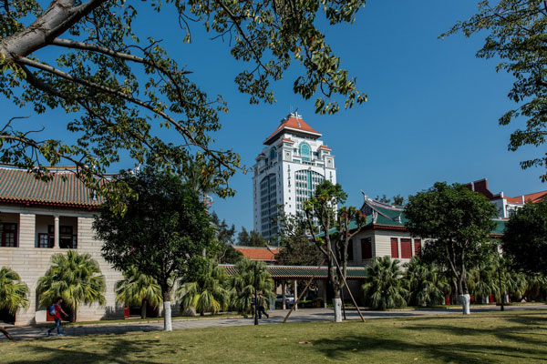 学高铁乘务员的学校有哪些