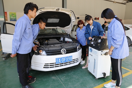 1597908860165123.jpg 专业名称:汽车维修(预备技师)1.JPG
