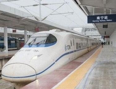  南宁高铁学校录取分数是多少？