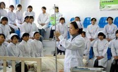 成都郫县卫校是否注重专业知识的培养
