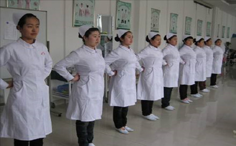 报考成都卫生学校有年龄限制吗