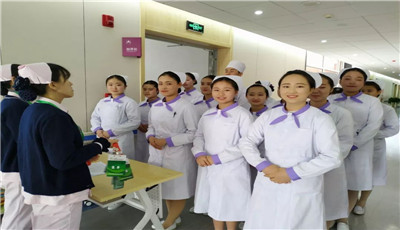 初中毕业出去打工做什么